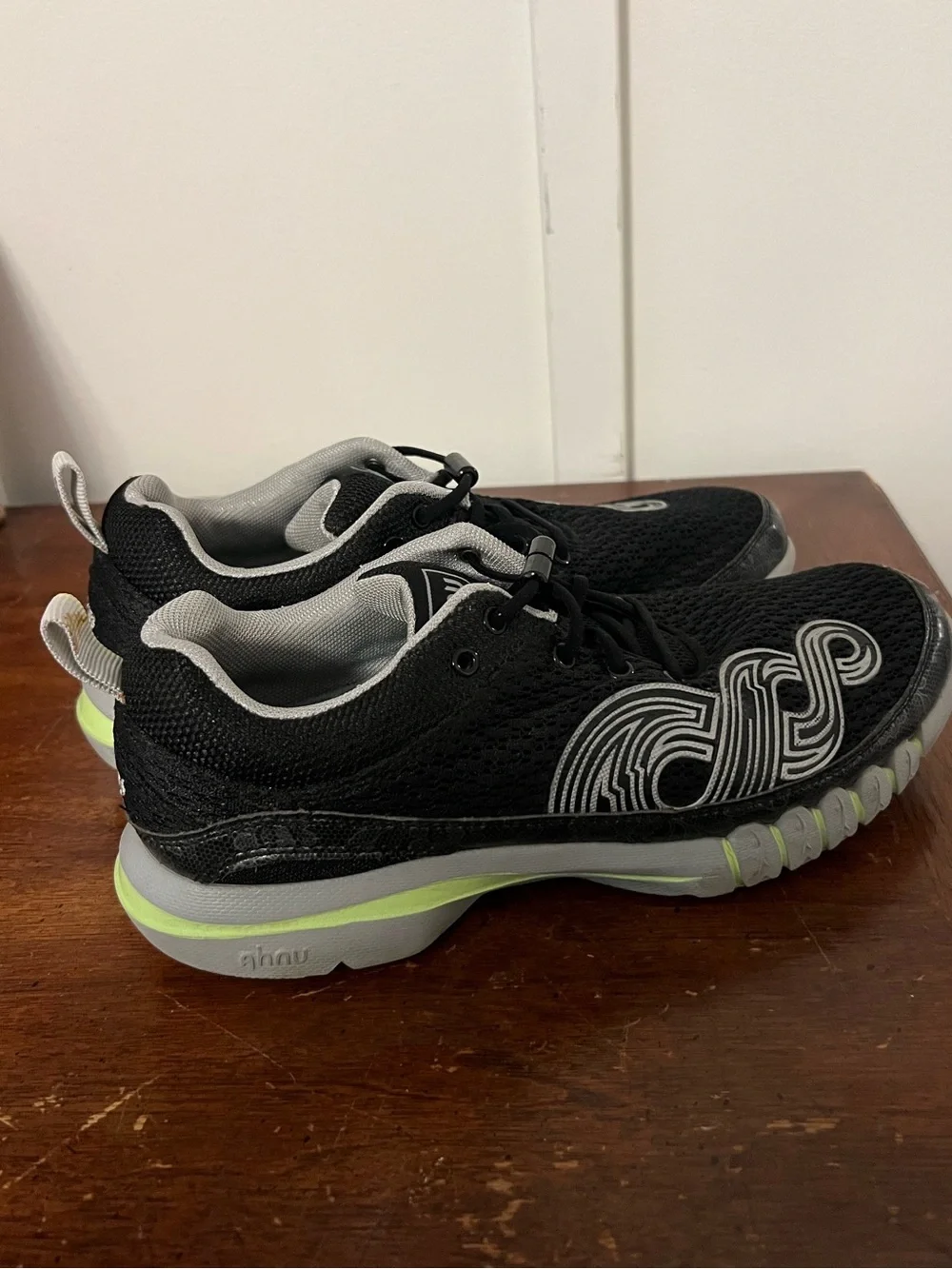 Ahnu Brooks Black Mesh Sneakers with Gray & Lime Highlights size 8.5